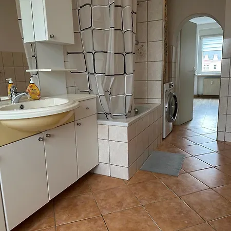 Monteurwohnungen - Bis 12 Betten Appartement *